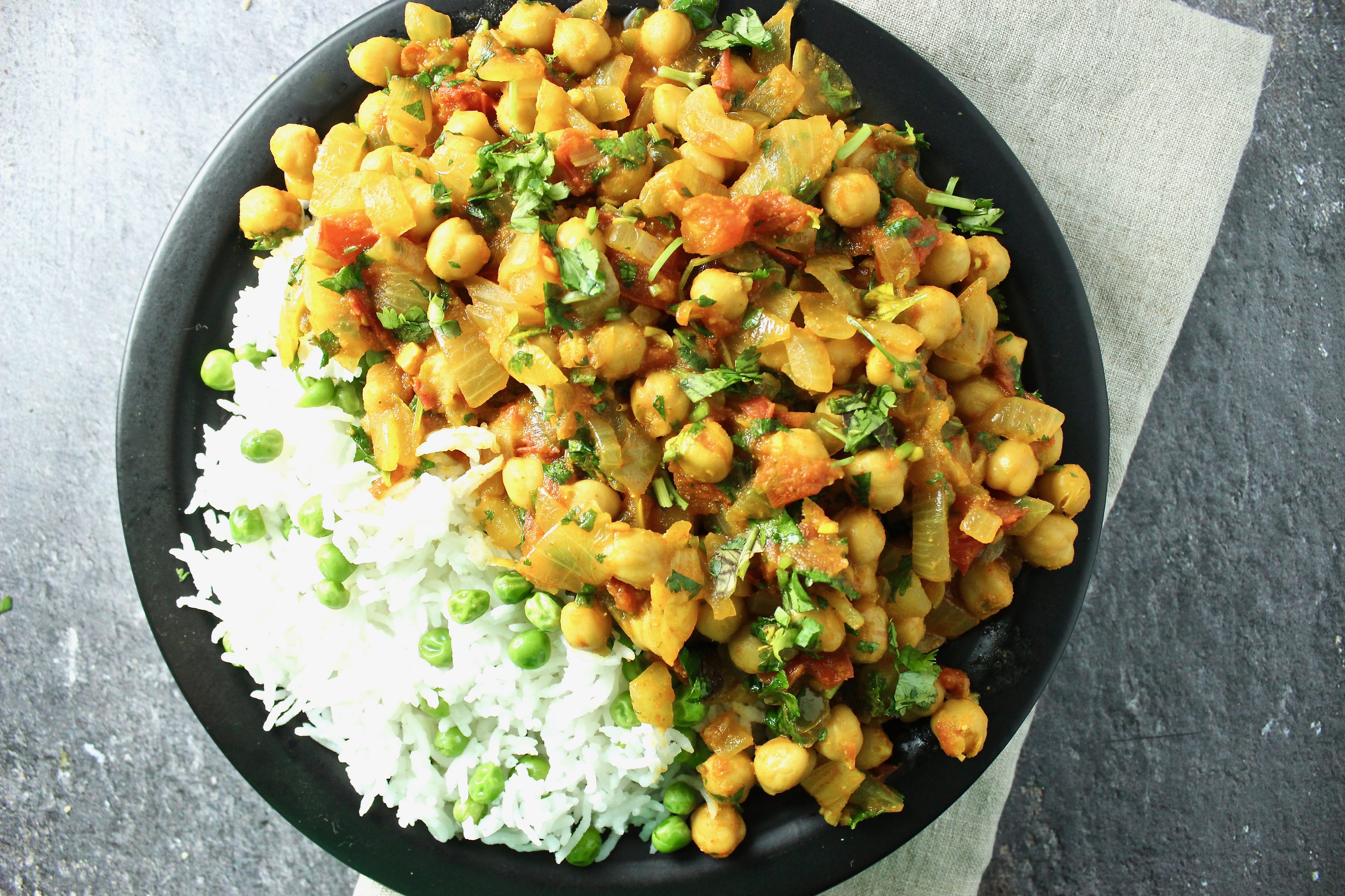 Easy Chana Masala (Chickpea Curry) - The Richmond Avenue